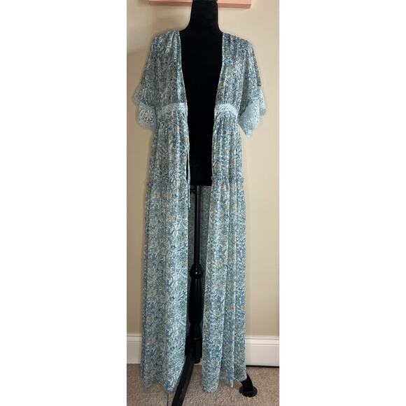 Chelsea & Violet Sheer Floral Crochet Tiered Kimono sz M - Picture 3 of 4